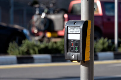 Pedestrian call button - 9251.pics
