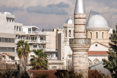 Mosque minaret and dome of a Church. Limassol - 9251.pics