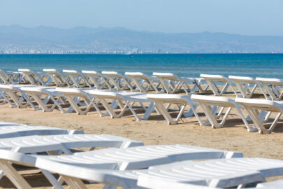Rows of empty sun loungers - 9251.pics