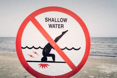 Shallow Water sign - 9251.pics