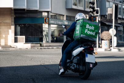 Bolt Food deliveryman - 9251.pics